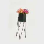 Wire metal flower stand