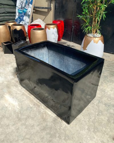 WIDE FIBERGLASS FLOWER PLANTERS | MANUFACTURER