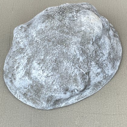 Bring refined texture to interiors with this modern artificial Rock in fiberglass. Lightweight and ideal for contemporary decor styles.