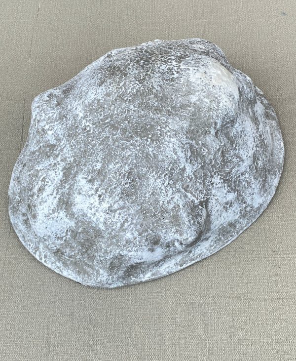 Bring refined texture to interiors with this modern artificial Rock in fiberglass. Lightweight and ideal for contemporary decor styles.